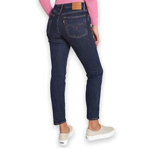 Levi’s New Wedgie Fit Jeans